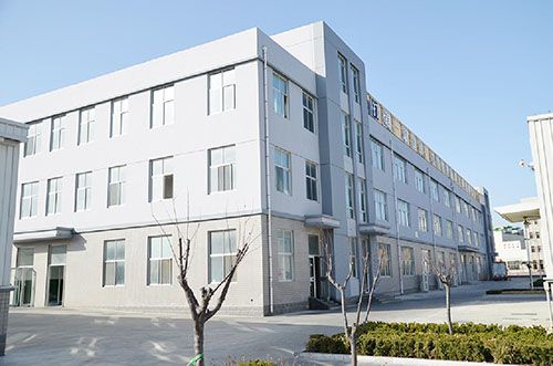 公司本著以人為本、誠信待人的理念，培養(yǎng)造就了一批專業(yè)人員
